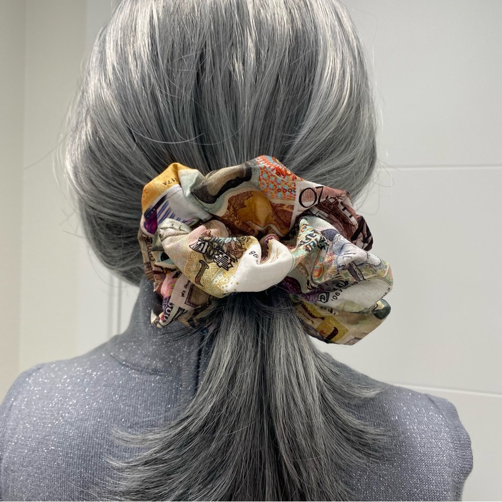 Foreign Currency Print Hair Scrunchie. Multicolor. Medium